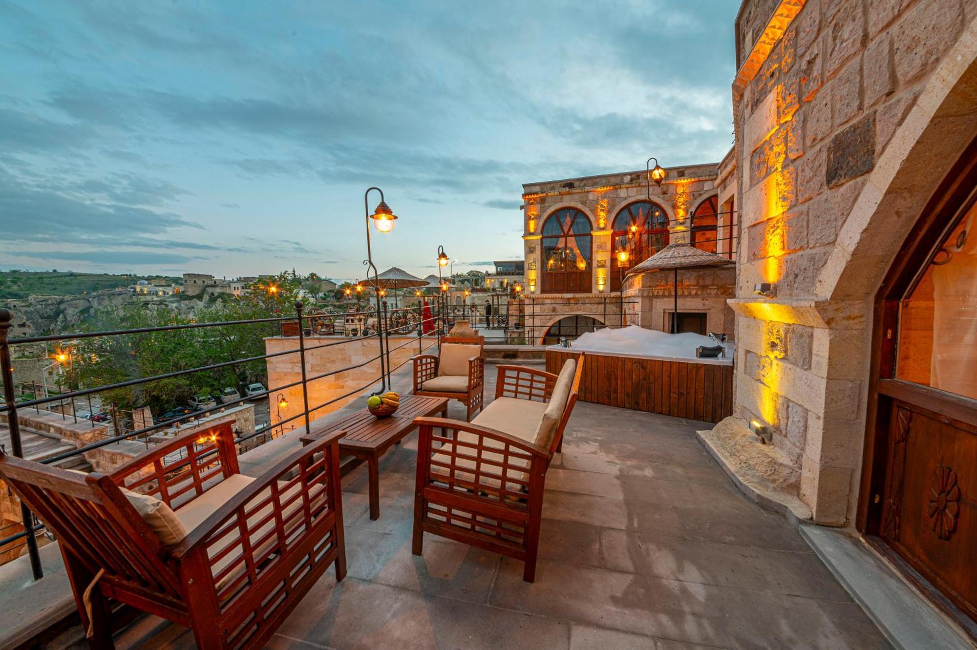Capp Royal Cave Hotel Юргюп Екстериор снимка