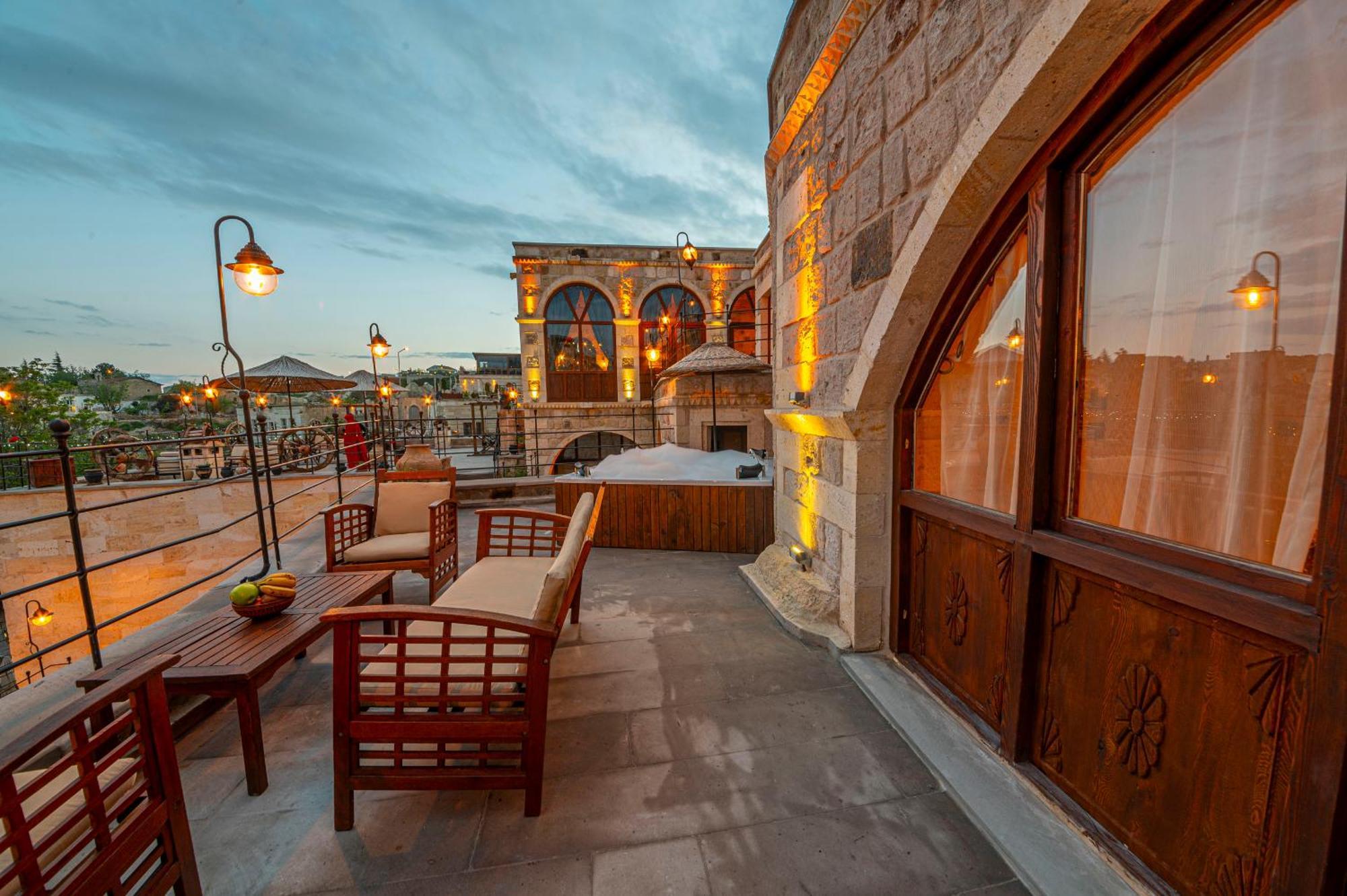 Capp Royal Cave Hotel Юргюп Екстериор снимка