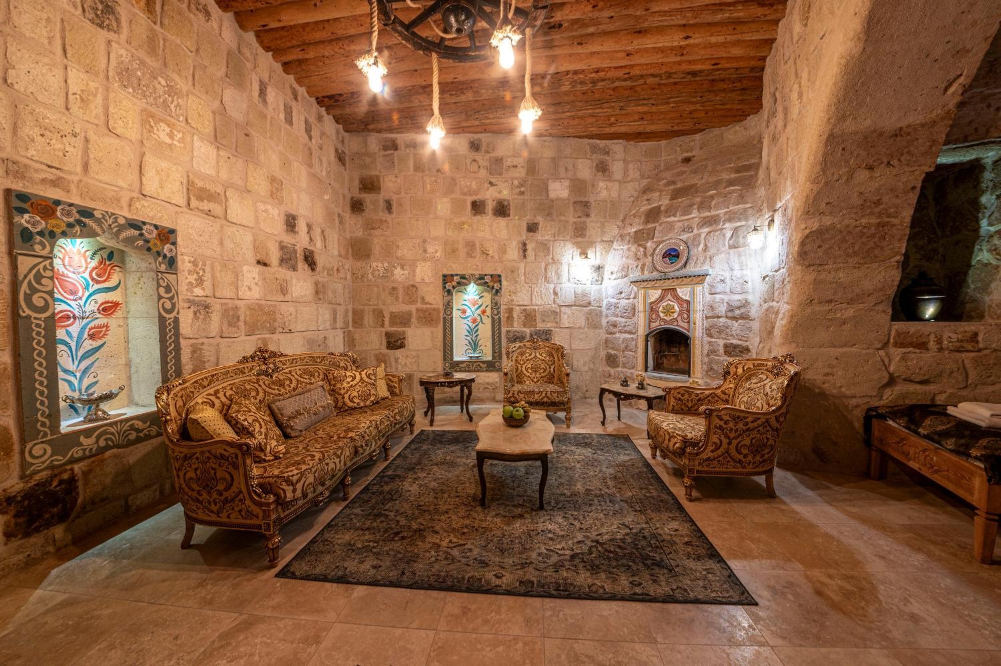 Capp Royal Cave Hotel Юргюп Екстериор снимка