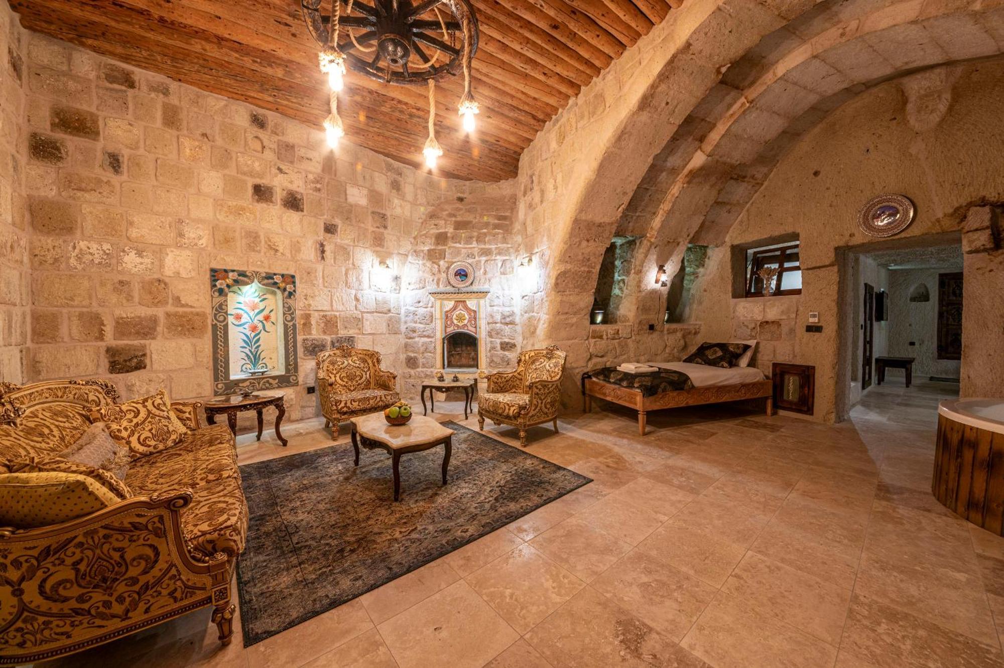 Capp Royal Cave Hotel Юргюп Екстериор снимка